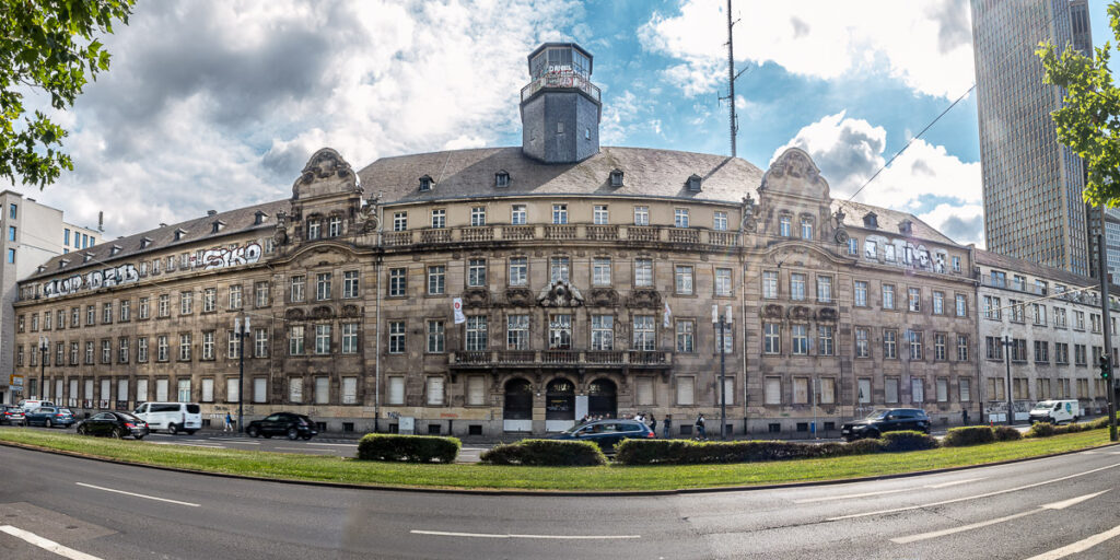 ehemaliges Polizeipräsidium Frankfurt, Gesamtansicht der Fassade